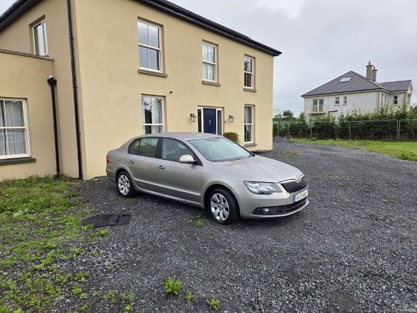 Skoda Superb Saloon, Diesel, 2014, Beige