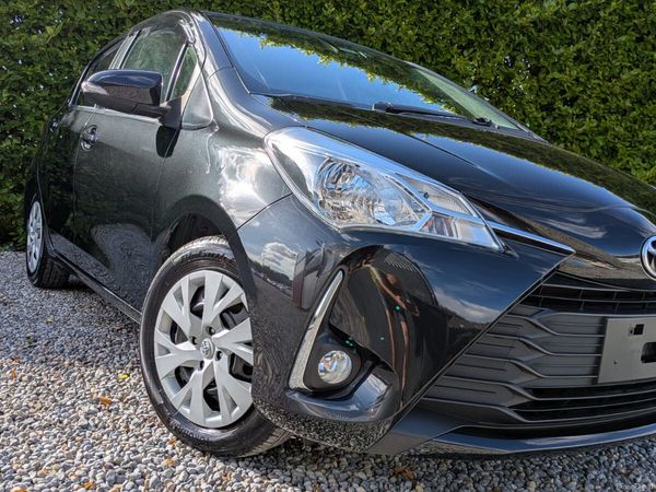 Toyota Yaris Hatchback, Petrol, 2017, Black
