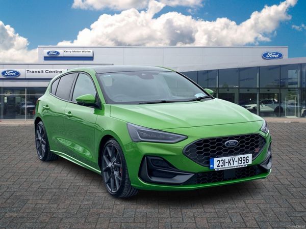 Ford Focus Hatchback, Petrol, 2023, Green