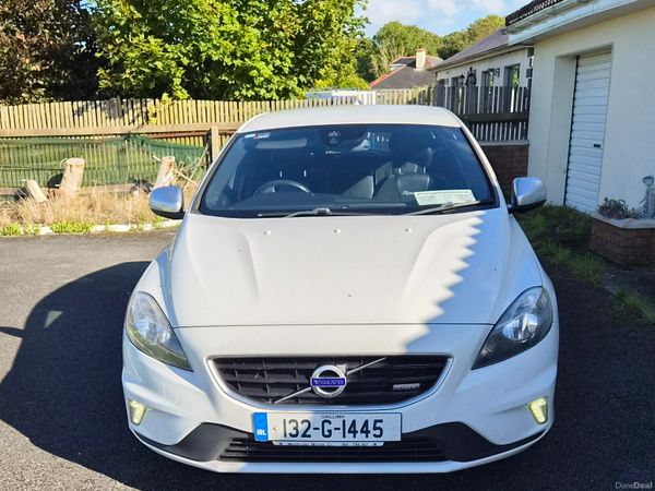 Volvo V40 Hatchback, Diesel, 2013, White
