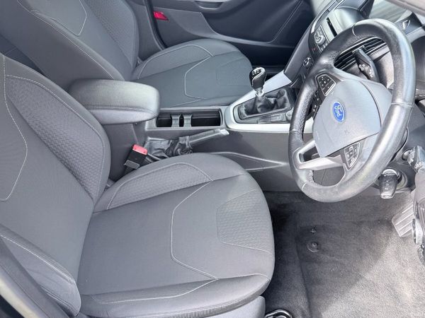 Ford Focus Hatchback, Diesel, 2017, Black