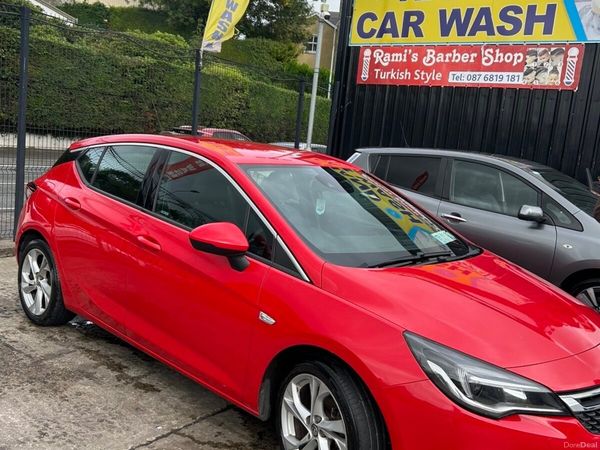 Vauxhall Astra Hatchback, Diesel, 2016, Red