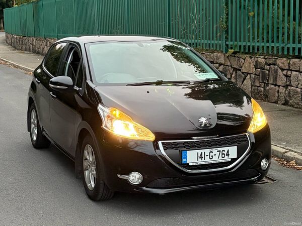 Peugeot 208 Hatchback, Petrol, 2014, Black