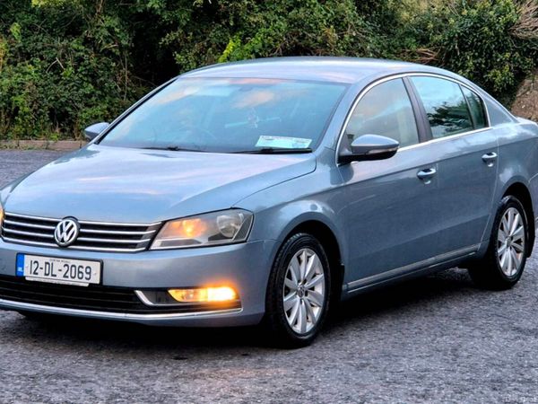 Volkswagen Passat Saloon, Diesel, 2012, Grey