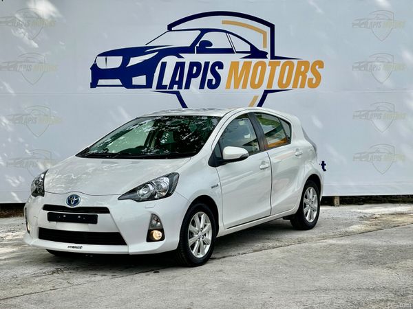 Toyota Aqua Hatchback, Petrol Hybrid, 2014, White