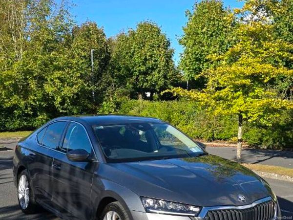 Skoda Octavia Saloon, Diesel, 2023, Grey