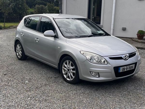 Hyundai i30 Hatchback, Diesel, 2009, Silver