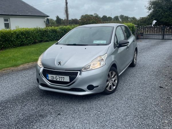 Peugeot 208 Hatchback, Petrol, 2013, Grey