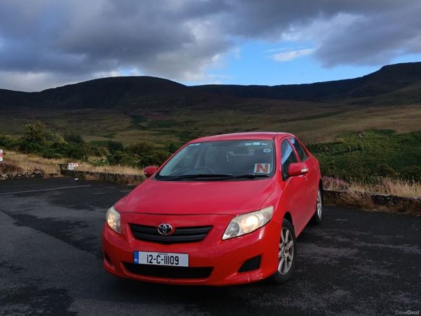 Toyota Corolla Saloon, Diesel, 2012, Red