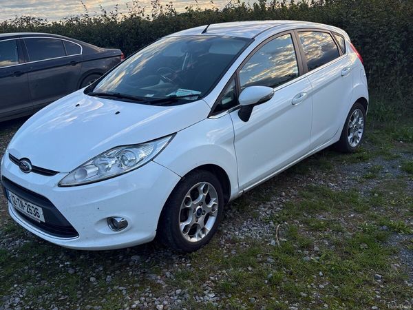 Ford Fiesta Hatchback, Petrol, 2012, White
