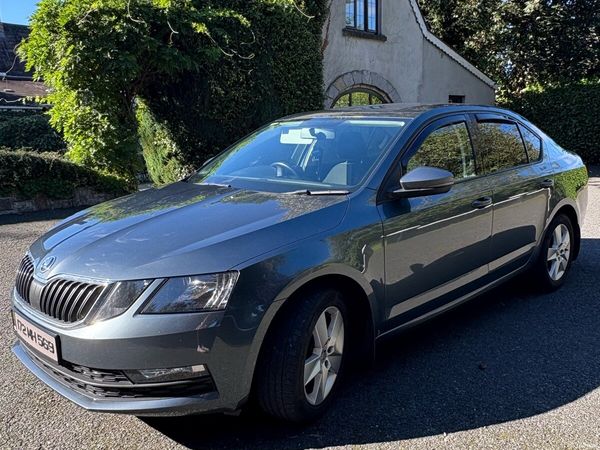 Skoda Octavia Saloon, Diesel, 2017, Grey