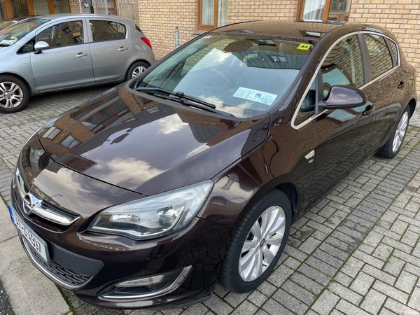 Opel Astra Hatchback, Diesel, 2014, Brown