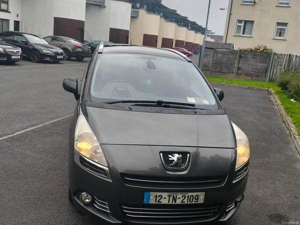 Peugeot 5008 MPV, Diesel, 2012, Grey
