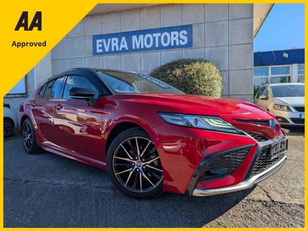 Toyota Camry Saloon, Petrol Hybrid, 2021, Red