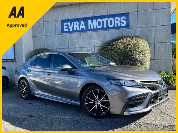 Toyota Camry Saloon, Petrol Hybrid, 2022, Grey