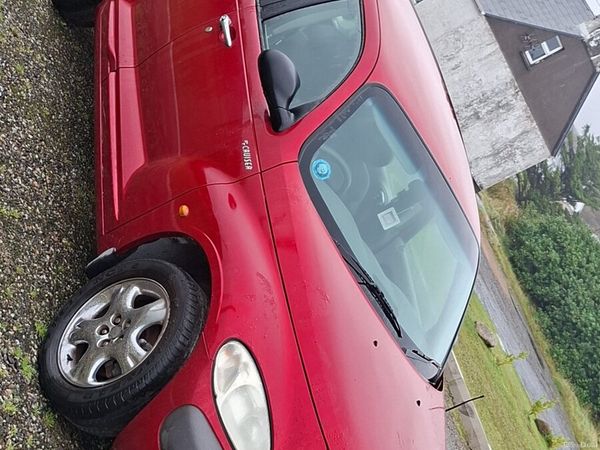 Chrysler PT Cruiser Hatchback, Petrol, 2001, Red