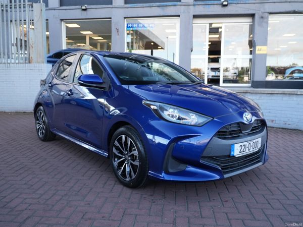 Toyota Yaris Hatchback, Petrol Hybrid, 2022, Blue