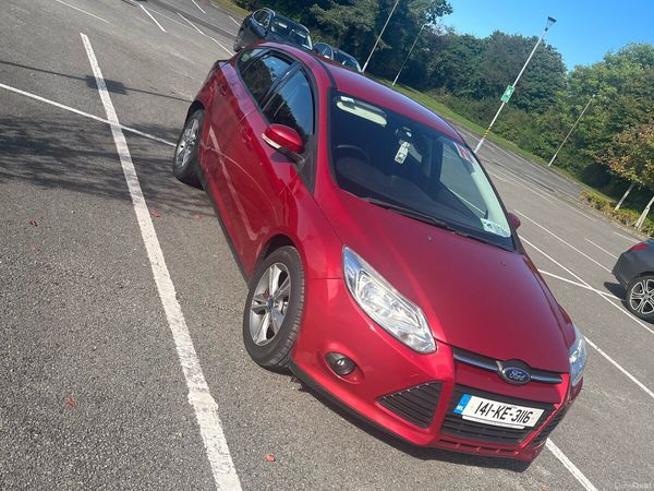 Ford Focus Hatchback, Diesel, 2014, Red