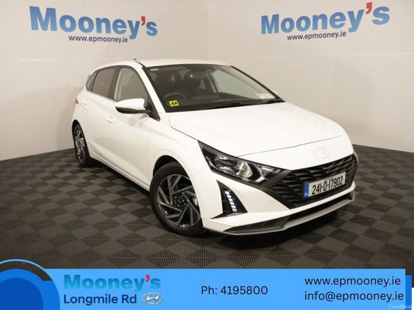 Hyundai i20 Hatchback, Petrol, 2024, White