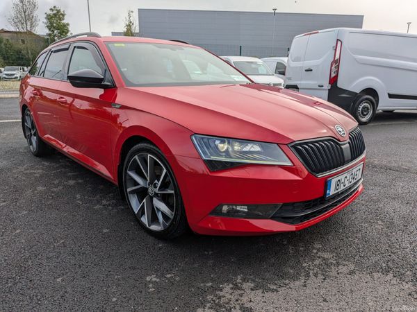 Skoda Superb Hatchback, Diesel, 2018, Red