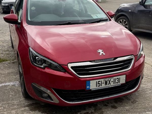 Peugeot 308 Hatchback, Diesel, 2015, Red