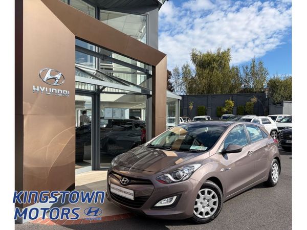 Hyundai i30 Hatchback, Petrol, 2015, Brown