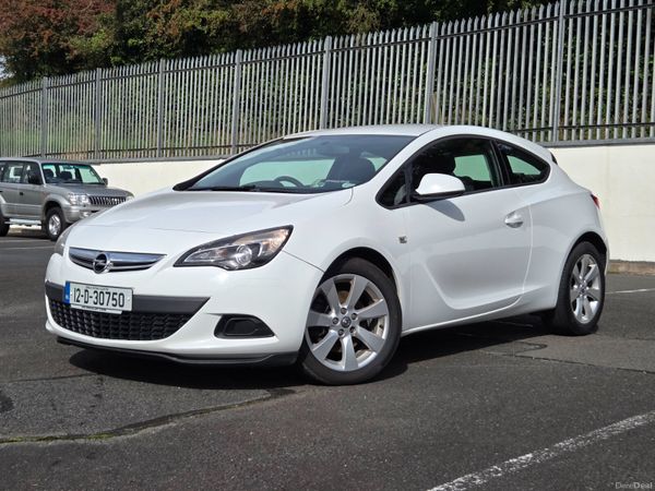 Opel Astra Hatchback, Petrol, 2012, White