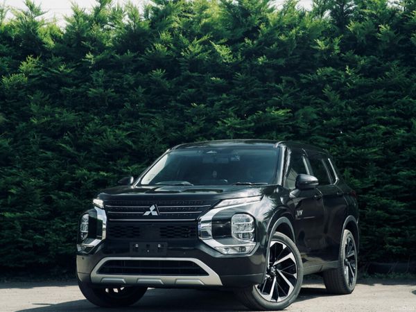 Mitsubishi Outlander SUV, Petrol Plug-in Hybrid, 2022, Black