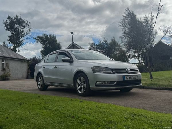 Volkswagen Passat Saloon, Diesel, 2012, Silver