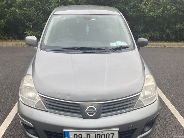 Nissan Tiida Saloon, Petrol, 2009, Grey