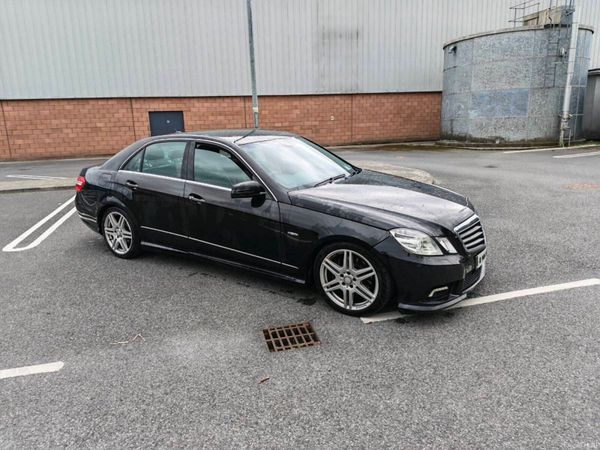 Mercedes-Benz E-Class Saloon, Diesel, 2011, Black