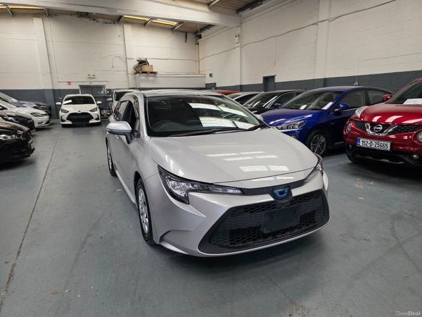 Toyota Corolla Estate, Petrol Hybrid, 2021, Silver