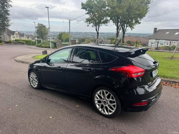 Ford Focus Hatchback, Petrol, 2017, Black