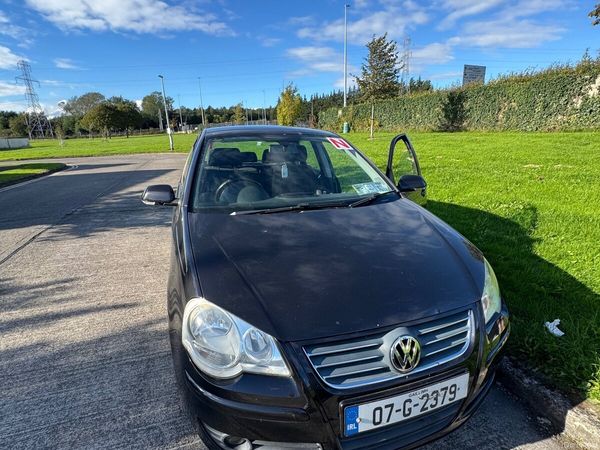 Volkswagen Polo Hatchback, Petrol, 2007, Black