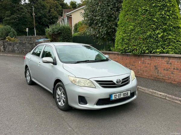 Toyota Corolla Saloon, Diesel, 2012, Silver