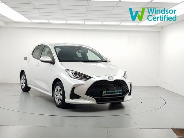 Toyota Yaris Hatchback, Petrol, 2024, White
