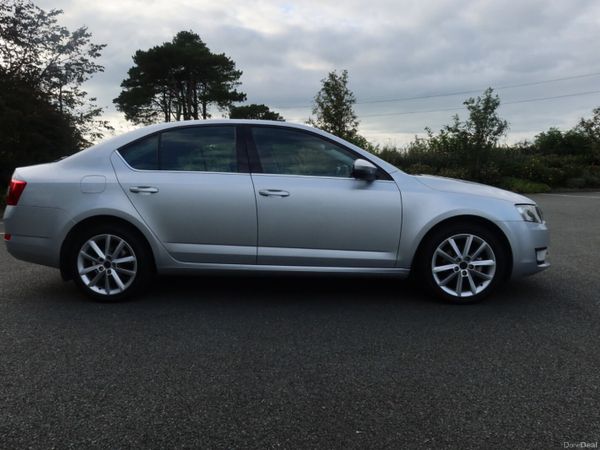Skoda Octavia Saloon, Diesel, 2016, Silver