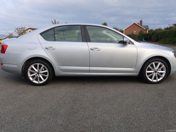 Skoda Octavia Saloon, Diesel, 2016, Silver