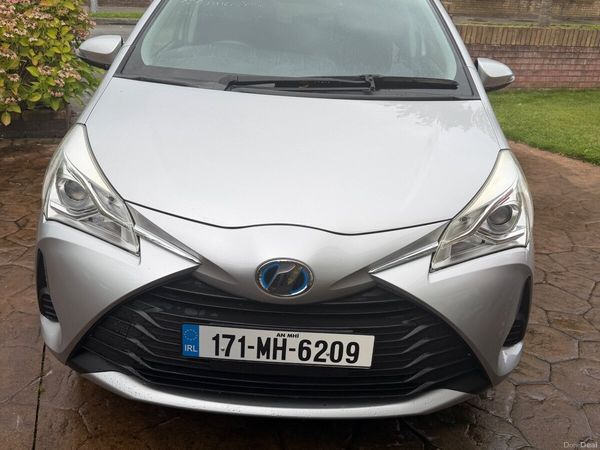 Toyota Vitz Hatchback, Petrol Hybrid, 2017, Silver