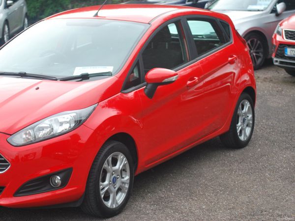 Ford Fiesta Hatchback, Petrol, 2016, Red