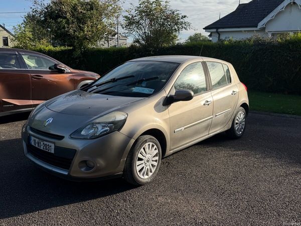 Renault Clio Hatchback, Petrol, 2010, Gold