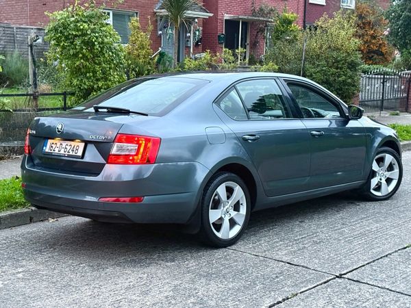 Skoda Octavia Saloon, Diesel, 2016, Grey