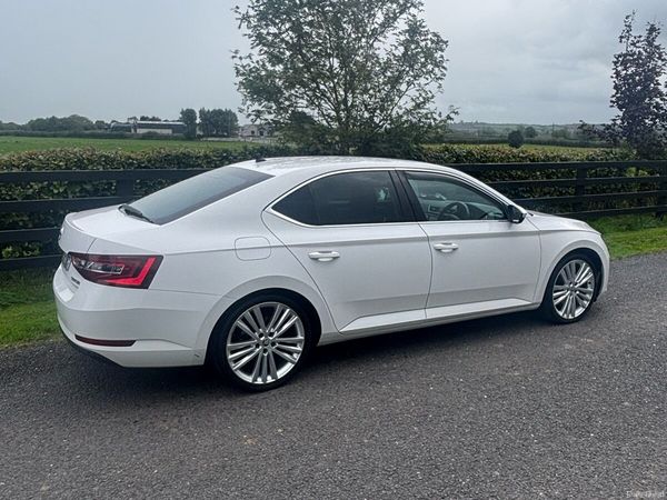 Skoda Superb Saloon, Diesel, 2017, White