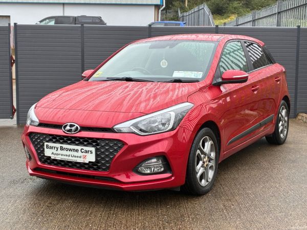 Hyundai i20 Hatchback, Petrol, 2019, Red