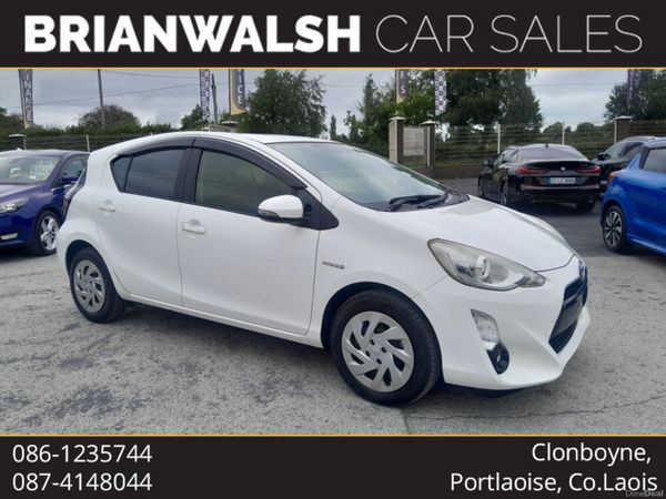 Toyota Aqua Hatchback, Petrol Hybrid, 2016, White