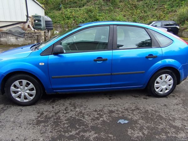 Ford Focus Hatchback, Petrol, 2006, Blue