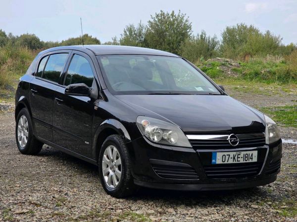 Opel Astra Hatchback, Petrol, 2007, Black