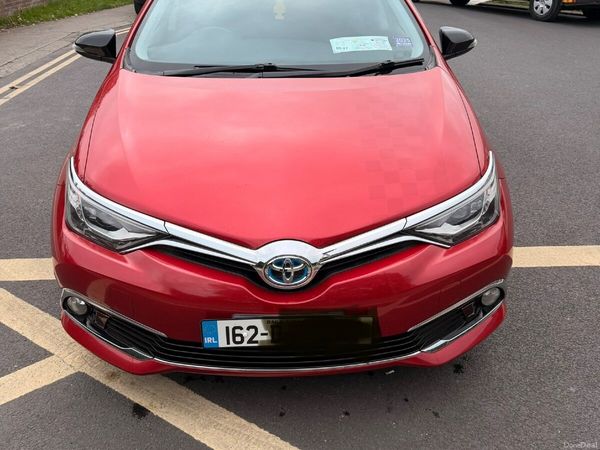Toyota Auris Hatchback, Petrol Hybrid, 2016, Red