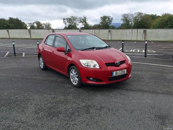 Toyota Auris Hatchback, Petrol, 2008, Red