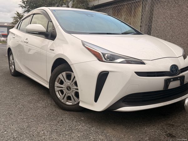 Toyota Prius Hatchback, Petrol Hybrid, 2019, White